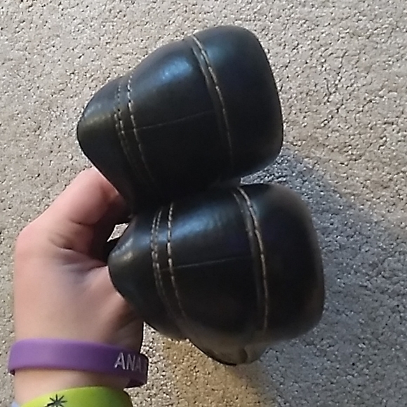 Women's Black Clarks Shoes, Size 7.5 - Picture 3 of 7